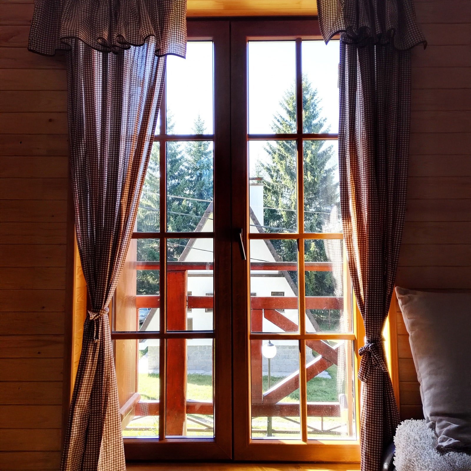 pvc-boja-drveta-dvokrilna-vrata-150x200 PVC ulazna vrata Inoutic / Deceuninck